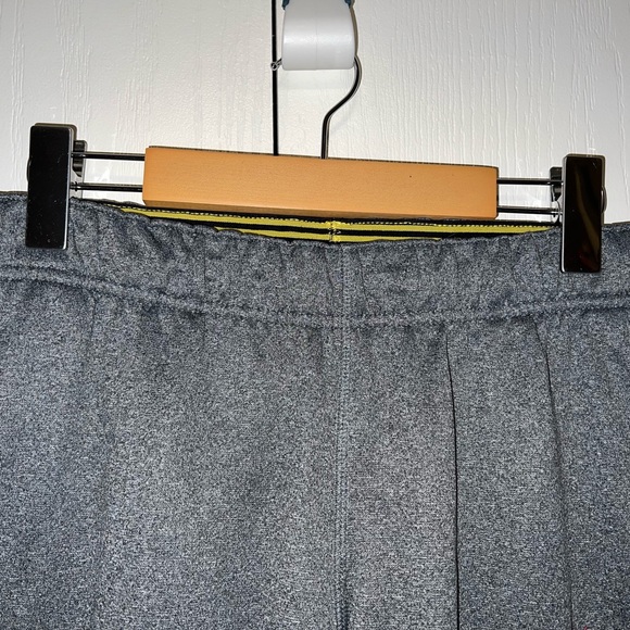 Nike Therma-FIT Ankle Zip Pants - Picture 5 of 11